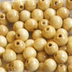 Puuhelmet, Puunvärinen