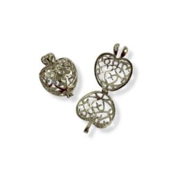 Metalliriipus 18x24mm, aukeava sydän hopea